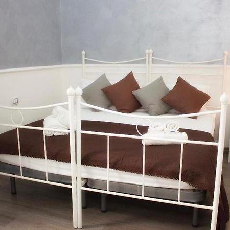 I Benvenuti Al Sud Bed and Breakfast Neapel Exteriör bild